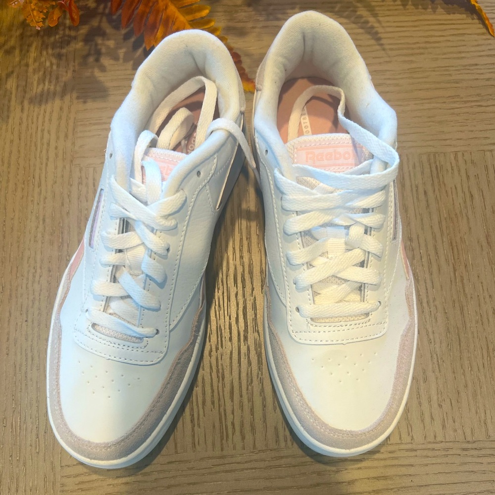 Soft and beautiful Reebok shoes, new and never worn